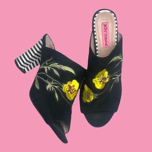 Betsy Johnson Embroidered Sandal